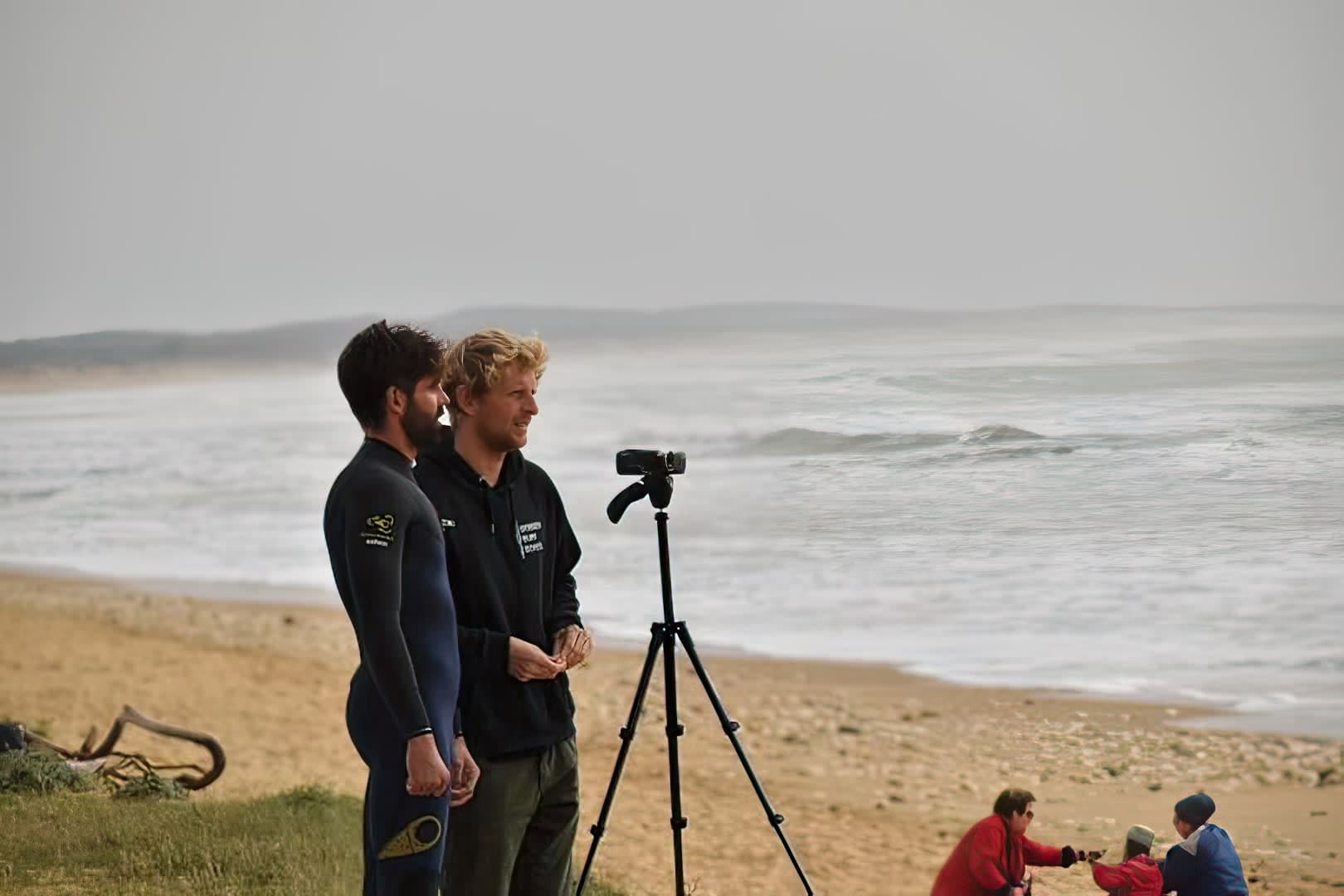 Les moniteurs de la Dossen Sur School à Santec, face à la mer