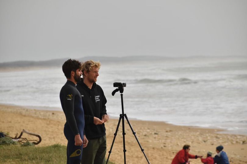 surf coaching : l'école de surf en Finistere nord utilise la vidéo